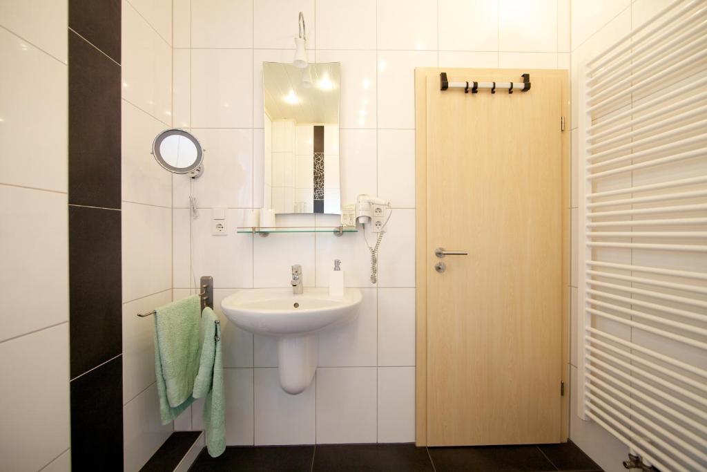 Kleines Landhaus Wendel Hotel Kapellen-Drusweiler Kültér fotó